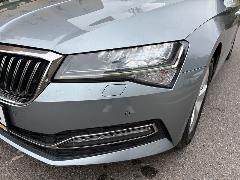 Škoda Superb 2.0 TDI 4x4 STYLE 140 kW DSG - fotka 35 z 40