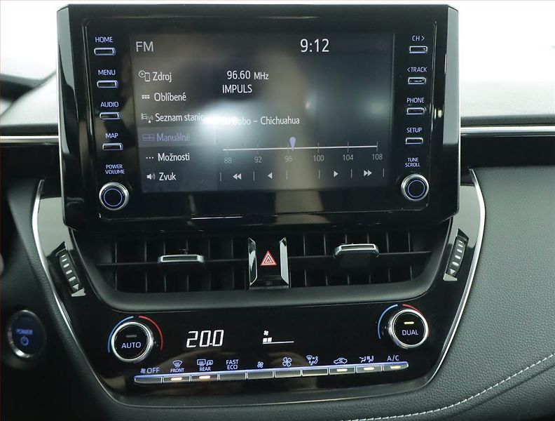 Toyota Corolla (2021) 1.8 Hybrid - fotka 12 z 18