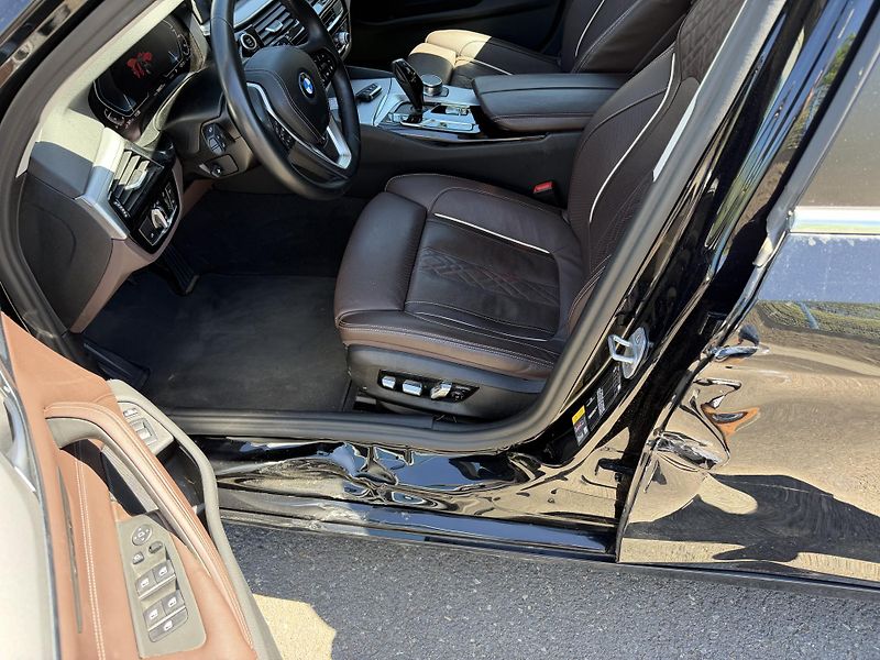 BMW Řada 5 Kombi 530e xDRIVE eDRIVE HEAD - fotka 14 z 20