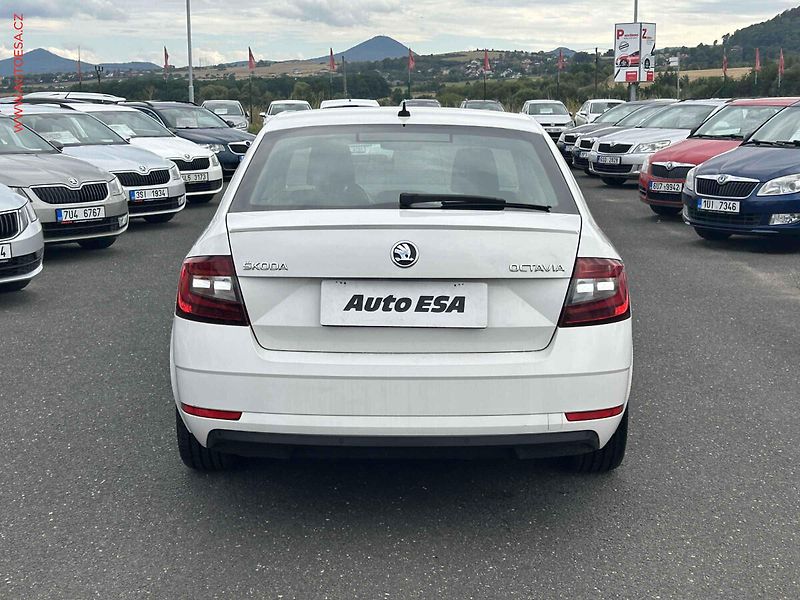 Škoda Octavia (2018) 1.8 TSi, 1.maj,ČR, Elegance - fotka 5 z 19