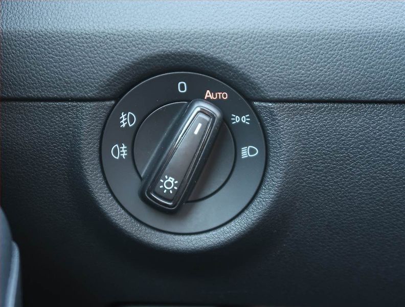 Škoda Octavia (2018) Ambition Plus 1.4 TSI - fotka 16 z 21