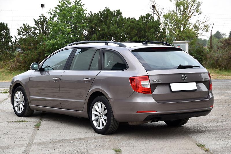 Škoda Superb 1.6 TDi 6st,KLIMA,NAVI,PDC,ALU - fotka 4 z 39
