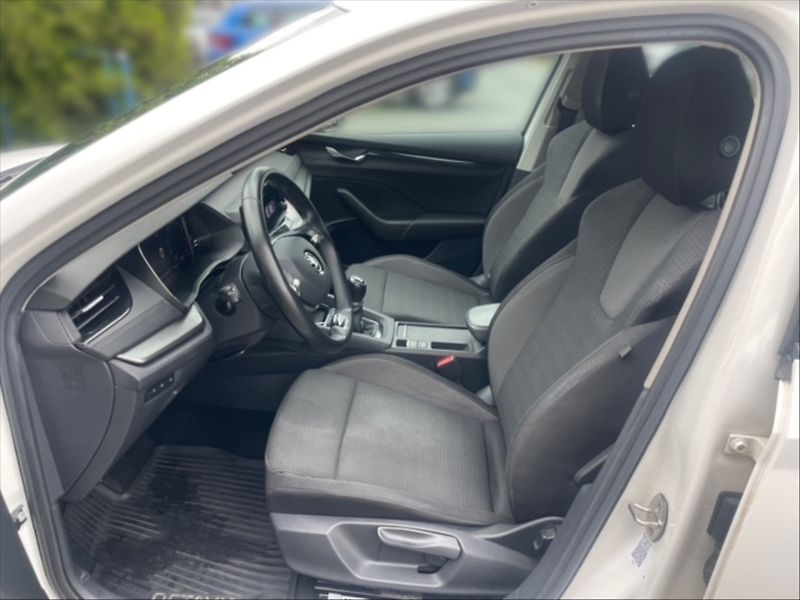 Škoda Octavia 2,0 TDI 85 Ambition - fotka 7 z 11