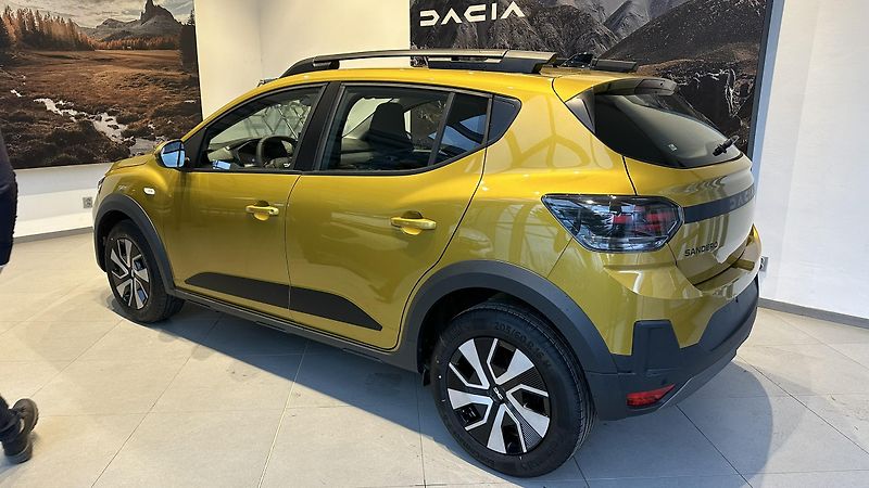 Dacia Sandero (2026) Stepway Expression TCe 110 - fotka 3 z 22