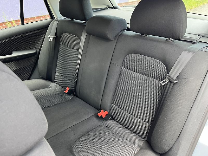Škoda Fabia 1,4i 16V /74kW/1.maj./servis. - fotka 15 z 30