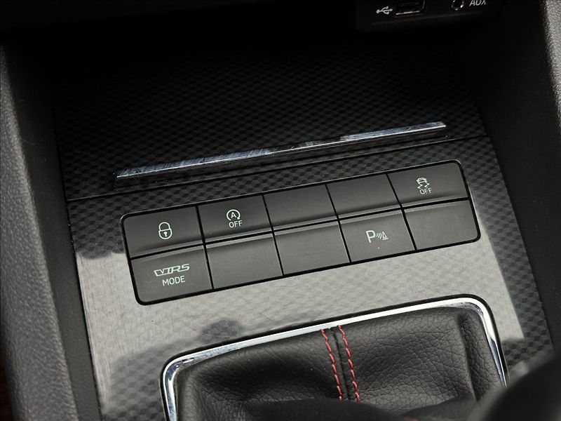 Škoda Octavia 2,0 135kW RS CHALLENGE 1MAJ ČR - fotka 25 z 43