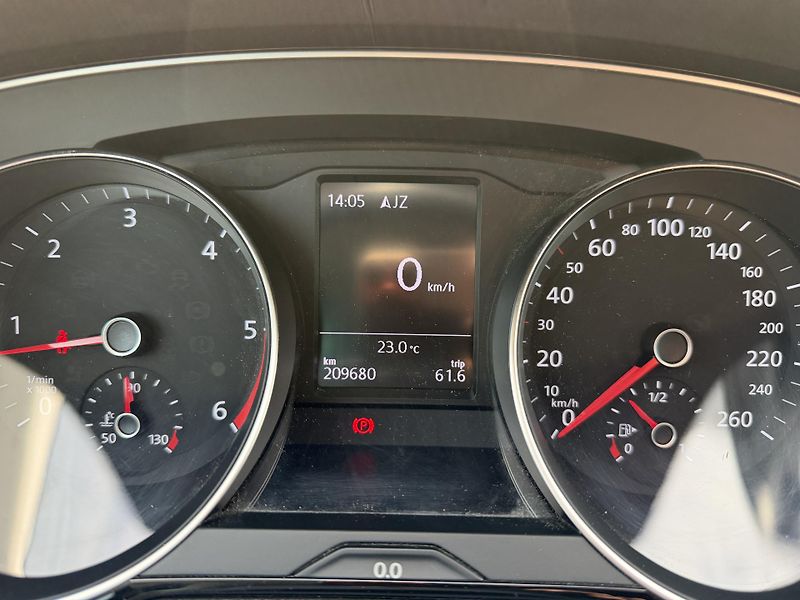 Volkswagen Passat 2.0 TDI MASÁŽ NAVIGACE 2X KOLA - fotka 17 z 40