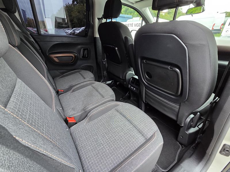 Peugeot Rifter (2020) 1.5 BHDi 130 LONG GTline MAN6 - fotka 11 z 32