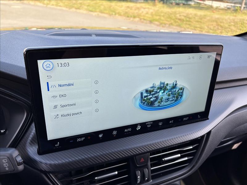 Ford Kuga 2,5 HEV ST-Line X132kW AUT - fotka 36 z 46
