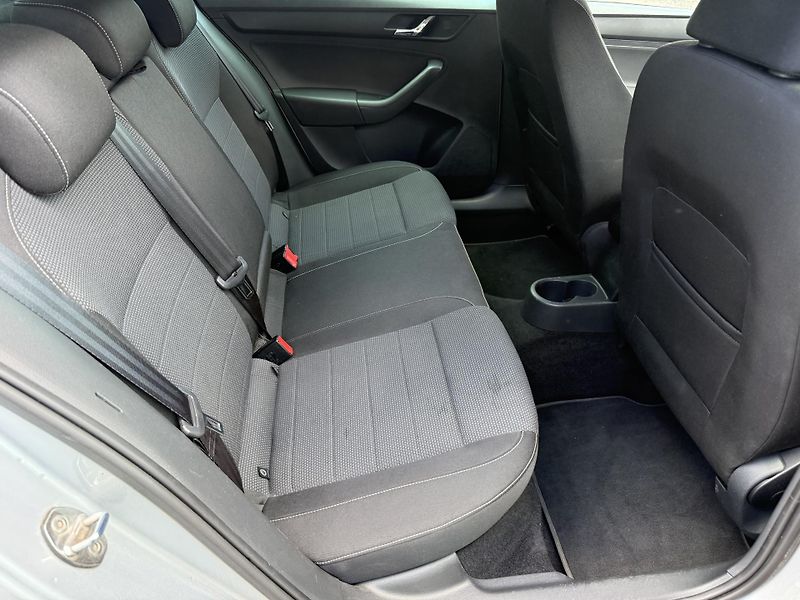 Škoda Rapid 1,6TDI Aut. klimatizace - fotka 14 z 20