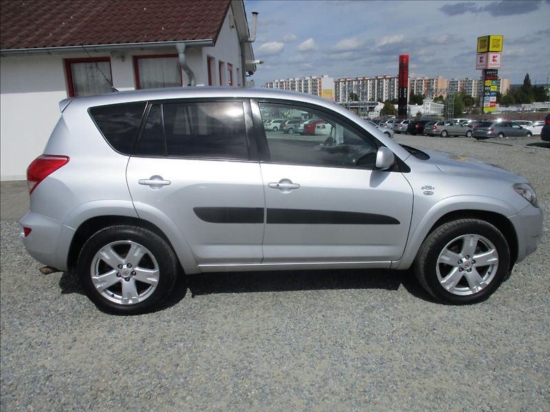 Toyota RAV4 2,2 D, 4x4, aut klima,kamera, - fotka 4 z 34