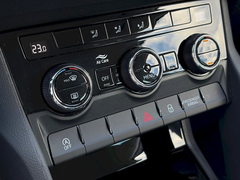 Škoda Karoq (2025) 1.5 TSI / 110kW / SELECTION - fotka 20 z 34