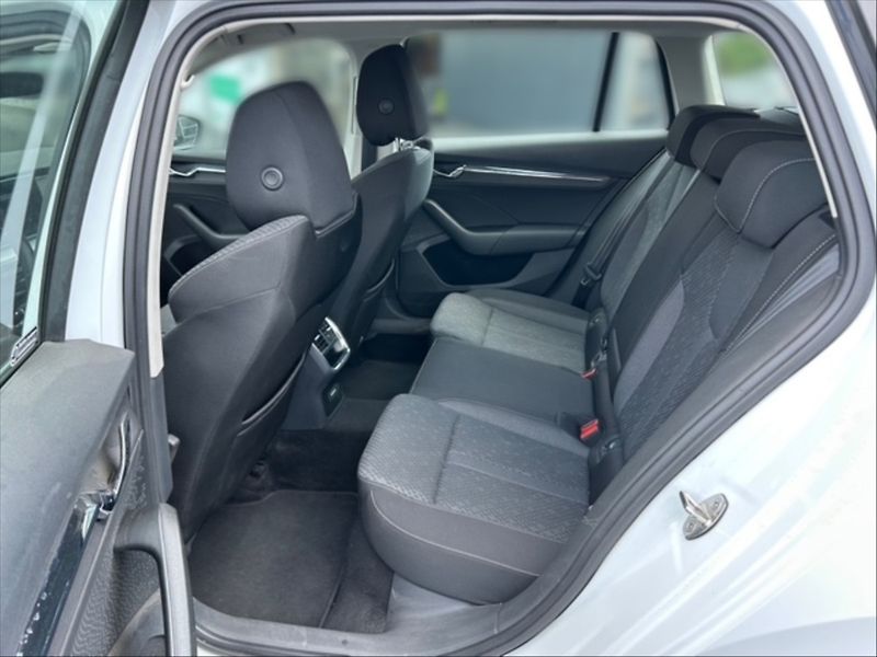 Škoda Octavia 2,0 TDI 85 Style AT - fotka 8 z 11