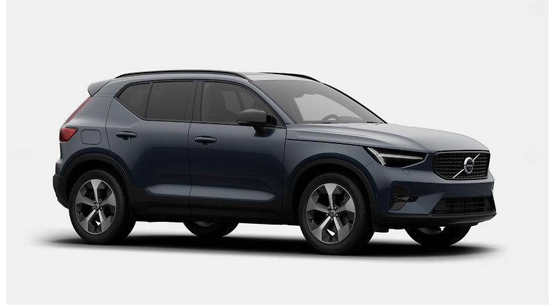 Volvo XC40 (2026) B4 ULTRA DARK AUT - fotka 7 z 13