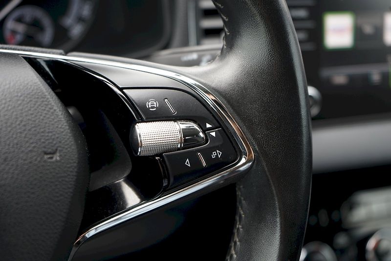 Škoda Karoq (2021) TDI 110 kW DSG Ambition 4x4 - - fotka 20 z 27