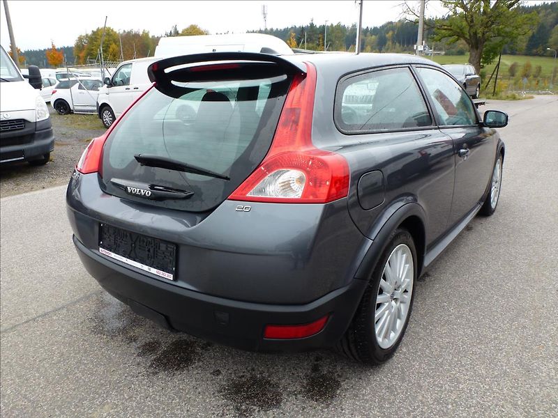 Volvo C30 2,0 i 16V Titanium Grey - fotka 11 z 62