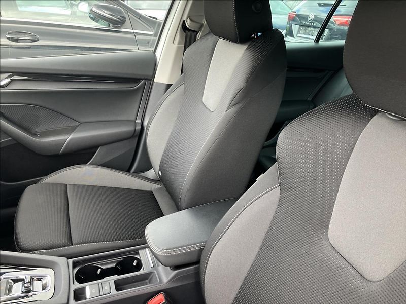 Škoda Octavia 2,0 TAŽNÉ,MATRIX-BEAM,COLUMBUS - fotka 10 z 40