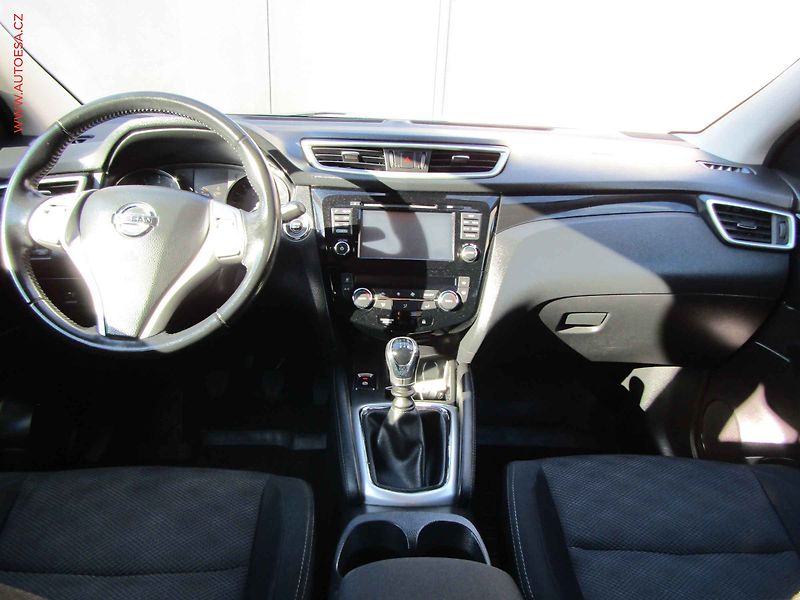Nissan Qashqai (2016) 1.6DIG-T, ČR, AC, kamera - fotka 8 z 18