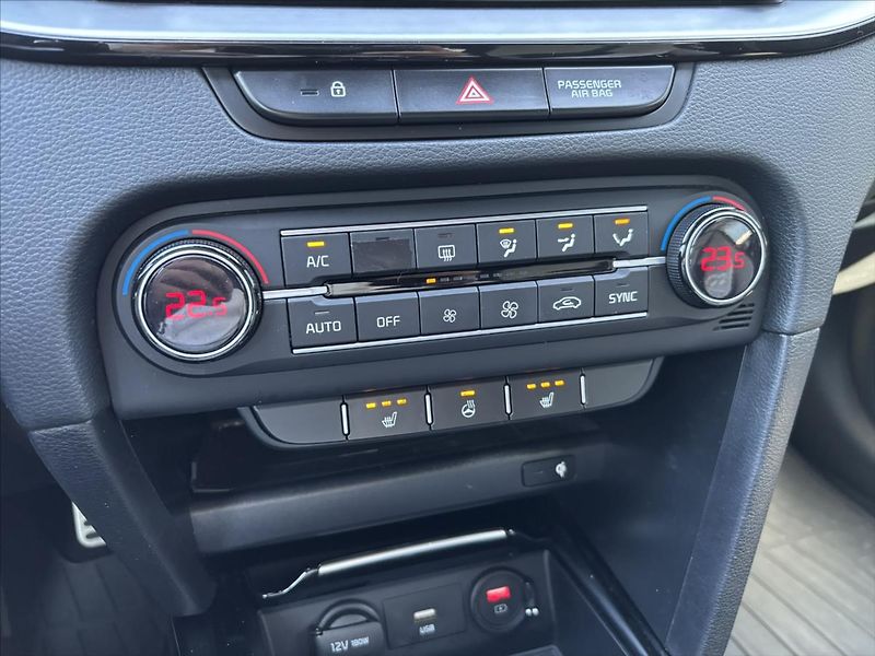 Kia Ceed 1,5 TGDi GT Line 1.ČR TAŽNÉ - fotka 28 z 47