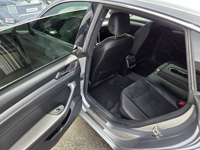 Volkswagen Arteon (2018) 2.0 BiTDI DSG 4M 176kW R-Line - fotka 59 z 71