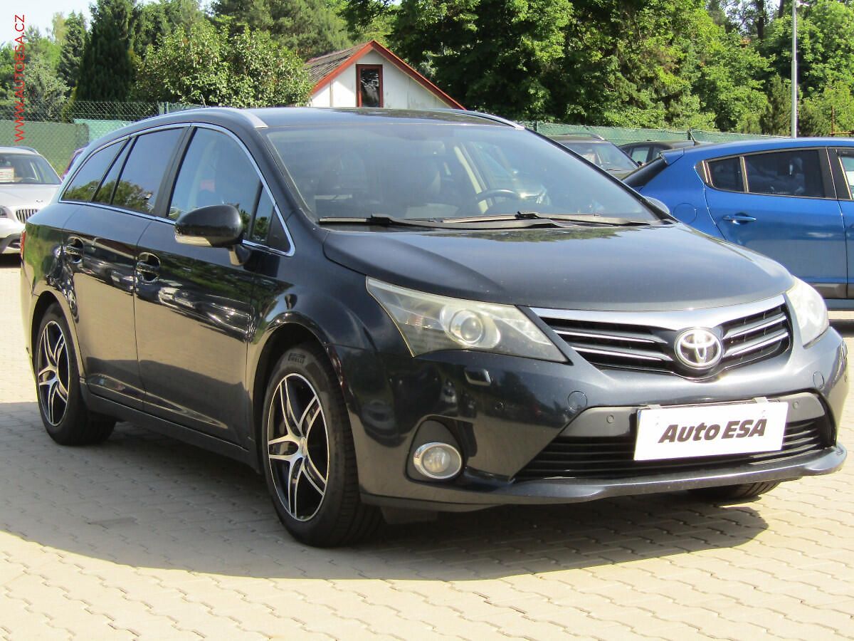 Toyota Avensis 2.2 D-4D, ČR, AC, navi