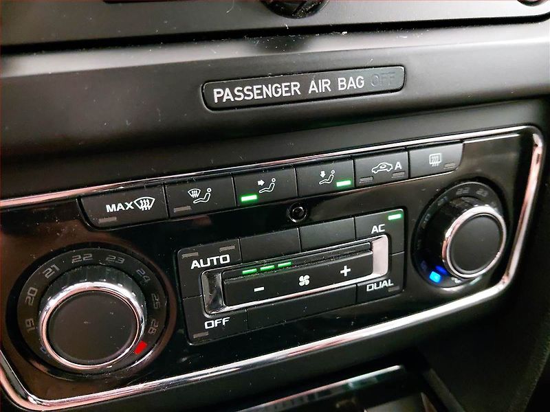 Škoda Superb (2013) Ambition Plus 2.0 TDI - fotka 19 z 20