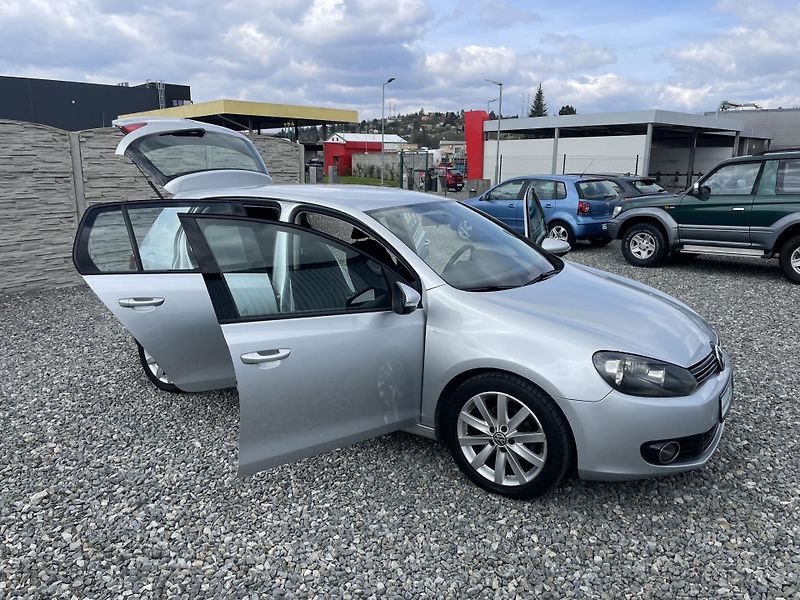 Volkswagen Golf 1.6TDi 105PS  6 HIGHLINE TOP!! - fotka 158 z 176