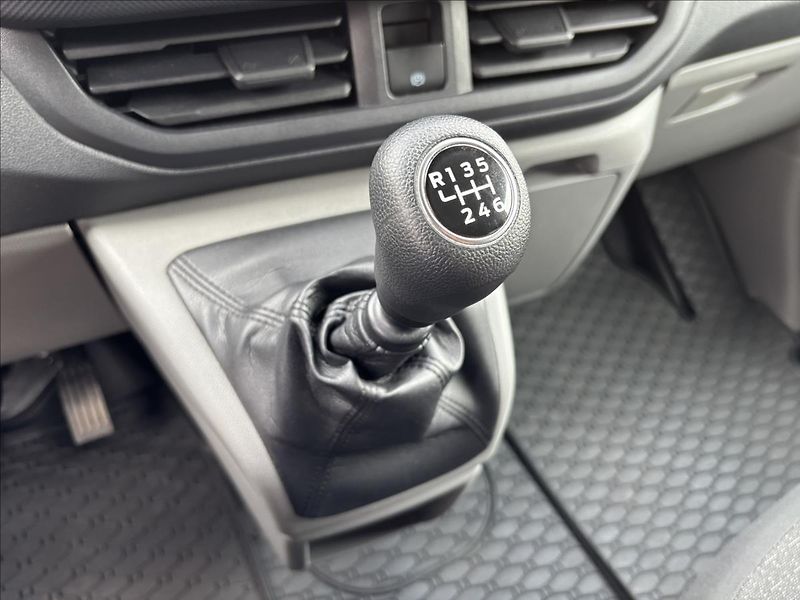 Ford Transit Custom 2,0 EcoBlue 100kW Trend L2 - fotka 35 z 45