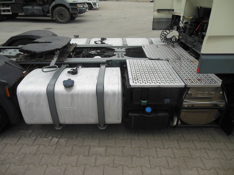 DAF XF 105.460 SC, LowDeck, Euro 5 EE - fotka 9 z 21