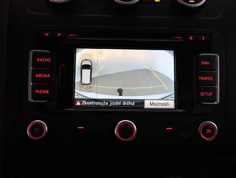 Volkswagen Touran (2014) 1.6 TDI, Navi, Tempomat - fotka 20 z 20