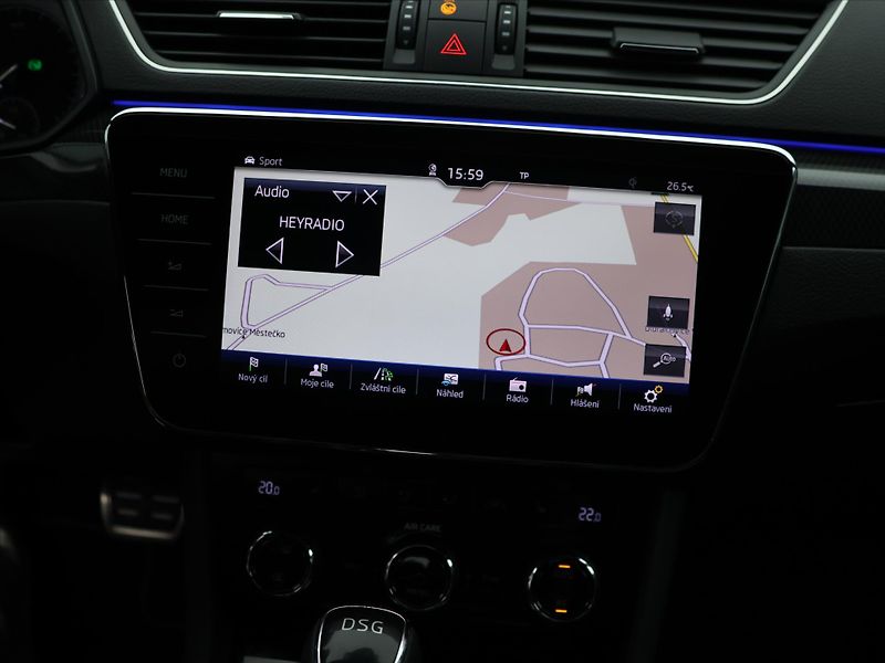 Škoda Superb 2,0 TDI 140kW DSG Sportline - fotka 17 z 28