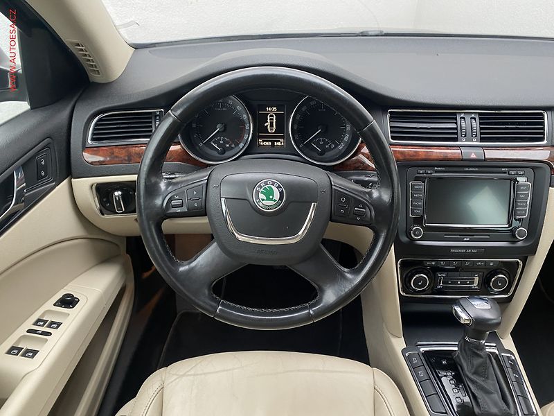 Škoda Superb (2010) 2.0 TDi, Elegance, DSG, bixen - fotka 11 z 18