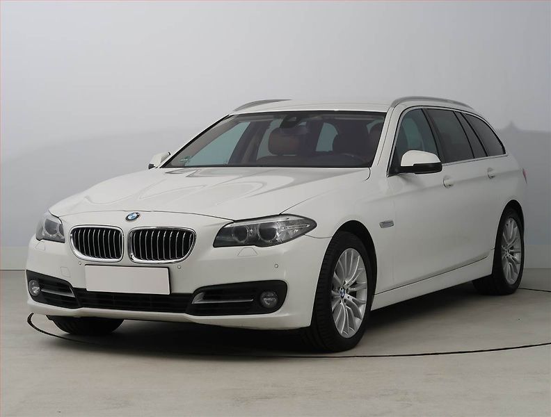 BMW Řada 5 (2015) 530d, Automat, Serv.kniha - fotka 2 z 23
