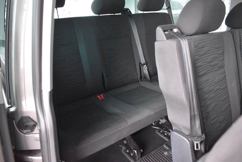 Volkswagen Caravelle (2023) 2.0TDI 110kW DSG, LED, 8 míst - fotka 11 z 24
