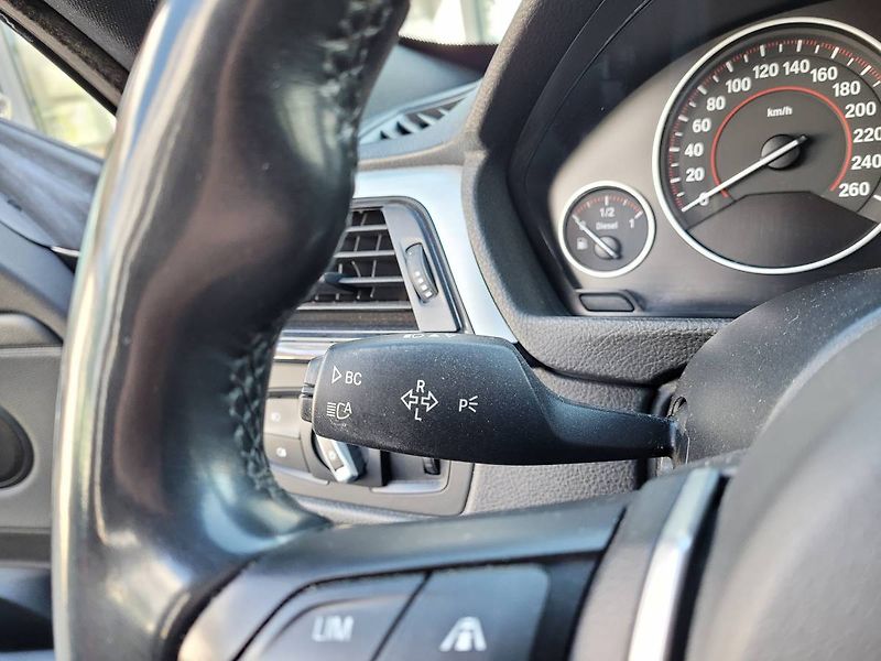 BMW Řada 3 330d GT M Paket - fotka 16 z 37