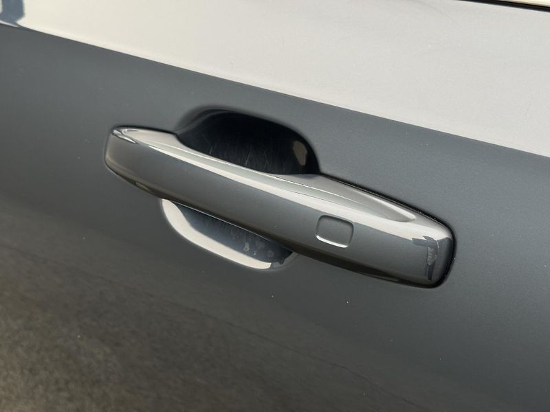 Volvo V90 D4 MOMENTUM PRO POLESTAR AUT - fotka 17 z 47