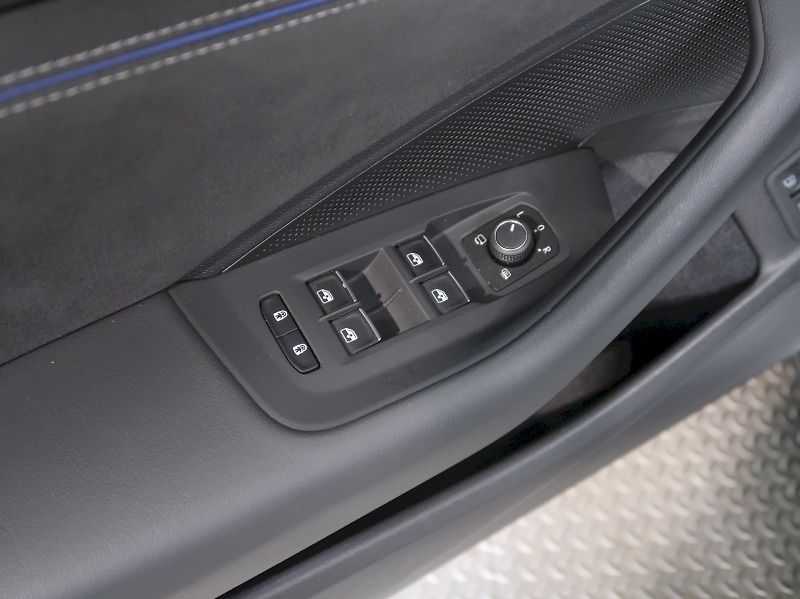 Volkswagen Passat (2024) R-LINE 1.5TSI 200KW eHYBRID WE - fotka 39 z 46