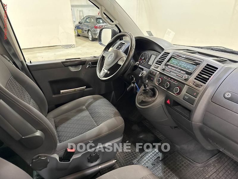 Volkswagen Multivan (2012) 2.0TDi, AC, TZ, park.asist - fotka 11 z 15