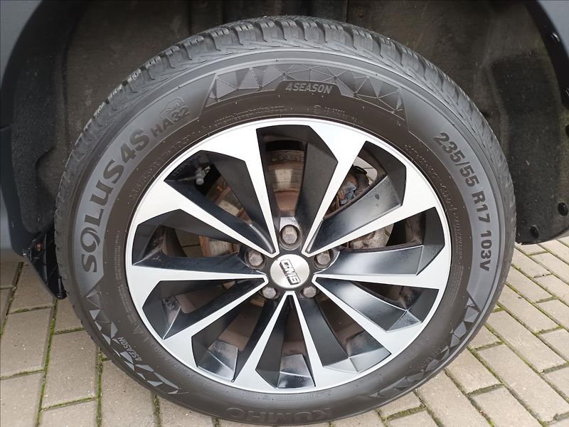 Ford Kuga 2,0 TDCi,120kw,4x4,NAVI,KAMERA - fotka 27 z 50