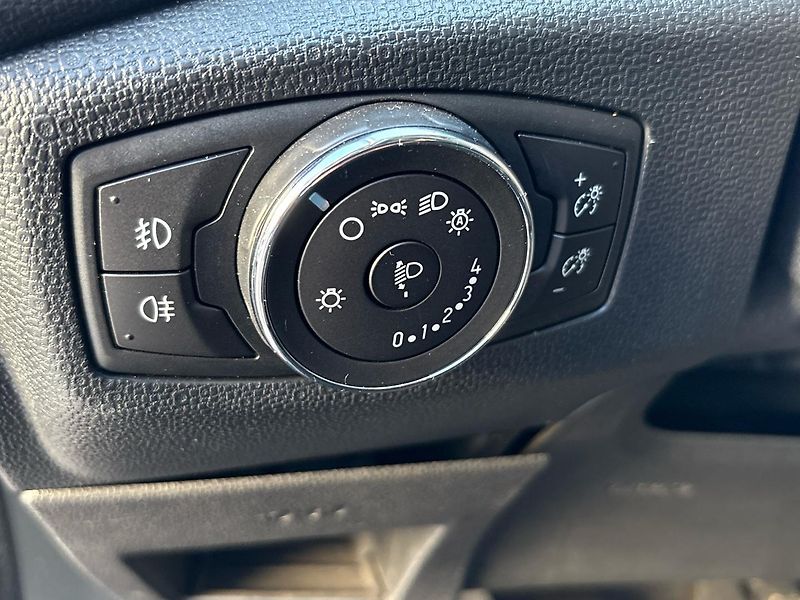 Ford EcoSport (2018) 1.0 EcoBoost Winter Packet - fotka 28 z 44