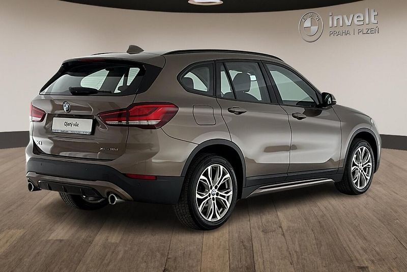 BMW X1 xDrive18d - fotka 3 z 24