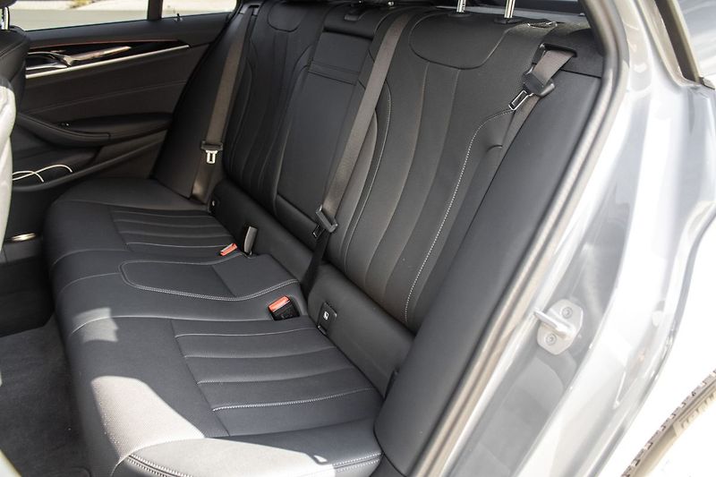 BMW Řada 5 530d LCI 210kW, 48V Mild-Hybri - fotka 28 z 29
