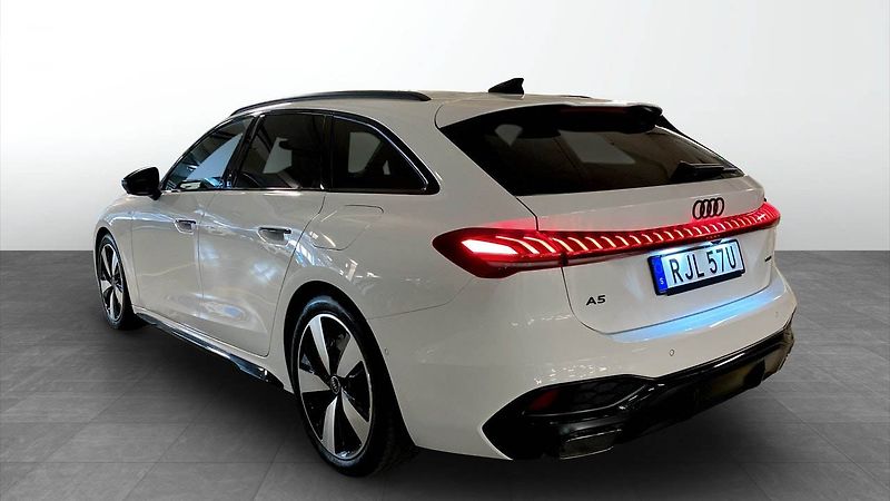 Audi A5 e-hybrid q S-Line 360 Tech+ Ta - fotka 4 z 12