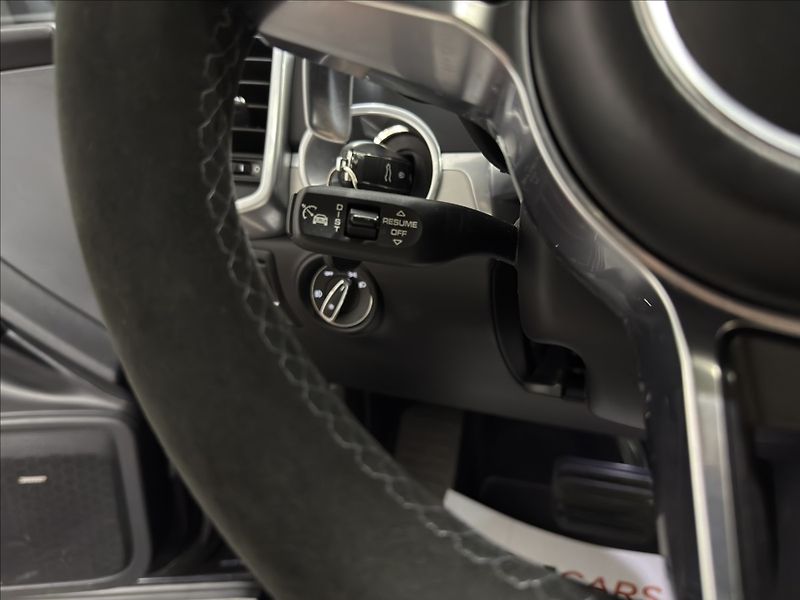 Porsche Cayenne 3,0   D VZDUCH PANO BOSE 360 - fotka 12 z 44