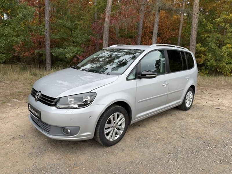 Volkswagen Touran 1,6 TDi BLUEMOTION STYLE - fotka 3 z 28