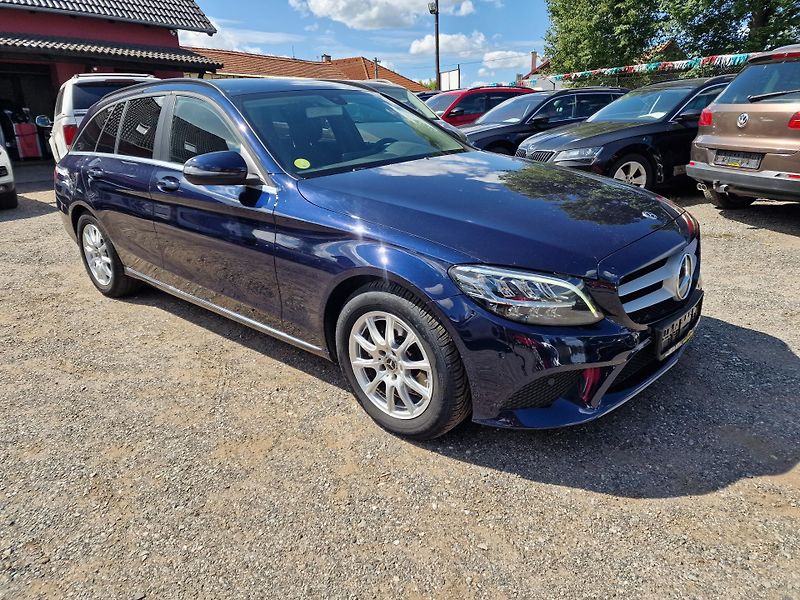 Mercedes-Benz Třídy C C200d 118KW FL KAMERA NAVI - fotka 3 z 27