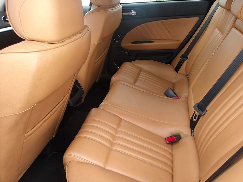 Alfa Romeo 159 2,4JTD HLUČNÁ SPOJKA ! - fotka 20 z 30