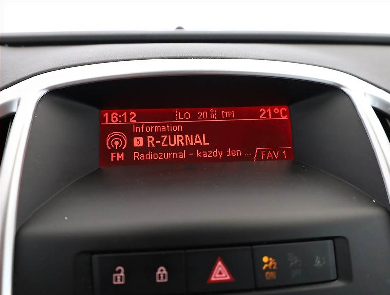 Opel Astra (2011) 1.4 T, Serv.kniha, Tempomat - fotka 12 z 13