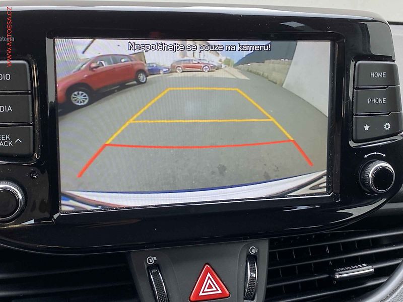 Hyundai i30 (2020) 1.4 T-GDi, ČR, Trikolor, AC - fotka 16 z 17