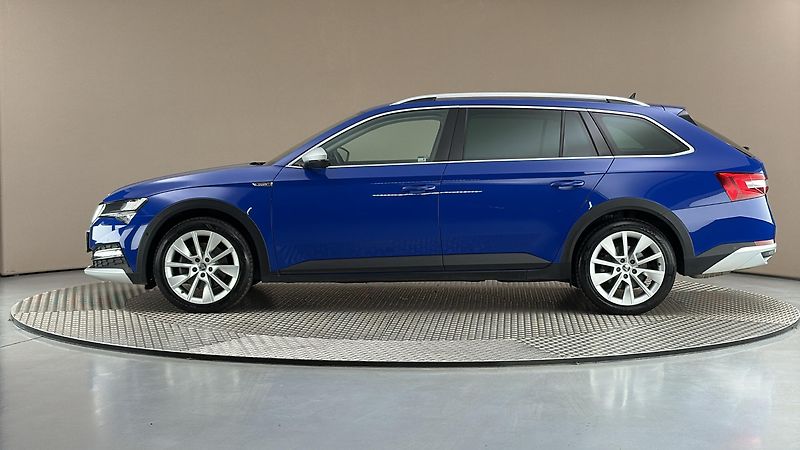 Škoda Superb 2.0 TDI DSG 4x4 Scout Combi - fotka 4 z 33